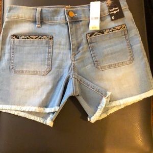 Brand new cute denim shorts with fringes 4” inseam